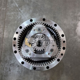 31QB-10140 Редуктор поворота Hyundai R450-7, R500LC-7, R480LC-9, R510LC-7, R520LC-9
